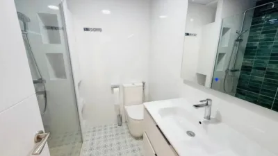 Piso en alquiler en Avenida de los Boliches, cerca de Calle de Manuel Fernández, Fuengirola de 1.200 €<span>/mes</span>
