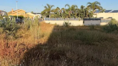 Terreno en venta en los Arenales del Sol - Más