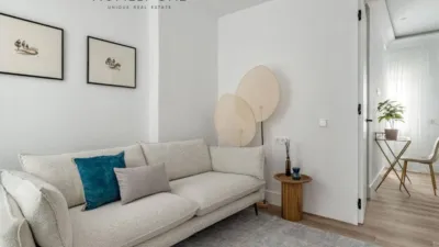Apartment in Listing photo 11