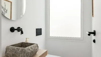 Apartment in Listing photo 23