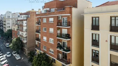 Apartment in Listing photo 24