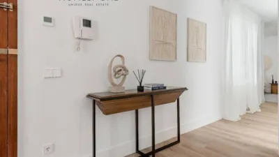 Apartment in Listing photo 5