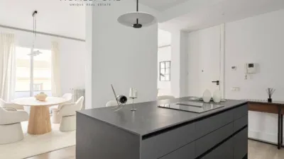 Apartment in Listing photo 9