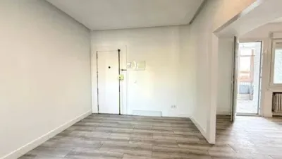 Piso en alquiler en Cuatro Caminos - Imagen 2
