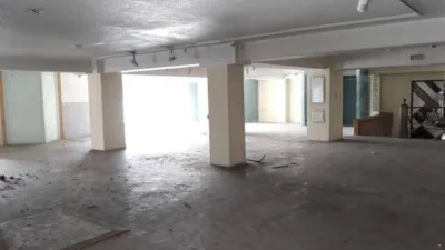 Local comercial en alquiler en Ensanche - Más