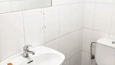 Local comercial en venta en Ensanche-Diputación - Więcej
