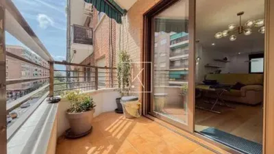 Piso en alquiler en Malilla - Imagen 2