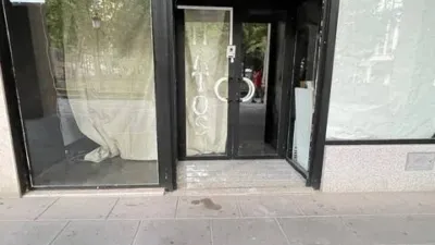 Local comercial en alquiler en Plaza de la Catedral - Vista 2