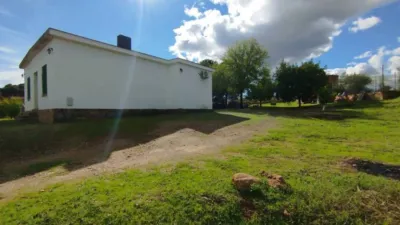 Chalet rústico en venta en Calle Cabeza Montegil, Cantillana de 130.000 €