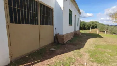 Chalet rústico en venta en Calle Cabeza Montegil, Cantillana de 130.000 €