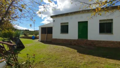 Chalet rústico en venta en Calle Cabeza Montegil, Cantillana de 130.000 €