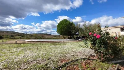 Chalet rústico en venta en Calle Cabeza Montegil, Cantillana de 130.000 €