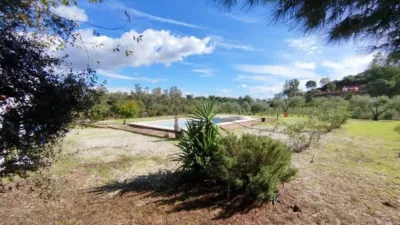 Chalet rústico en venta en Calle Cabeza Montegil, Cantillana de 130.000 €