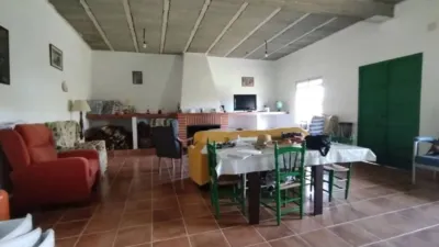 Chalet rústico en venta en Calle Cabeza Montegil, Cantillana de 130.000 €