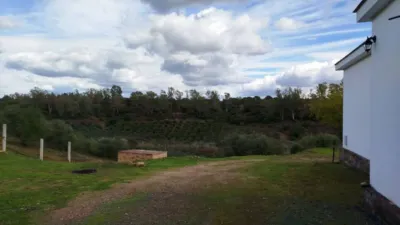 Chalet rústico en venta en Calle Cabeza Montegil, Cantillana de 130.000 €