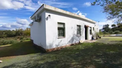 Chalet rústico en venta en Calle Cabeza Montegil, Cantillana de 130.000 €