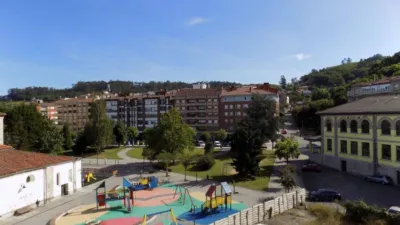 Pis – Pravia, Praúa - Més