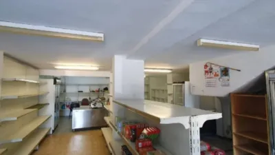 Local comercial en venta en Castiñeiriño - Más