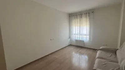 Flat on Calle del Atleta Antonio Amorós photo 5