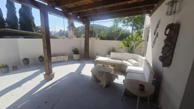 Casa – Petrer, Urbanització Lloma Badá - Més