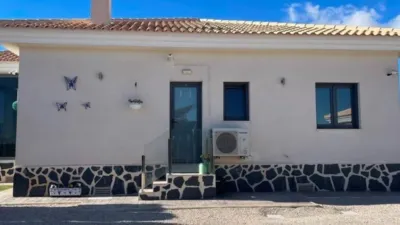 Chalet in Camarillas photo 16
