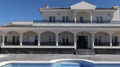 Chalet in Camarillas photo 2