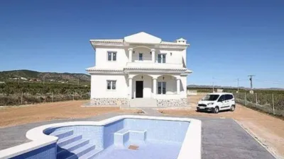 Chalet in Camarillas photo 2