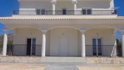 Chalet in Camarillas photo 8