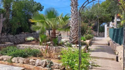 Chalet in Cala Llombards photo 2