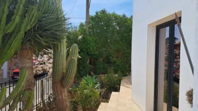Chalet in Cala Llombards photo 3