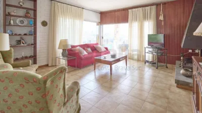 House in Urbanitzacions del Nord photo 12