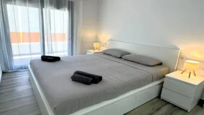 Apartment on Calle de Ramón Gallud photo 11