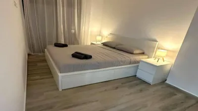 Apartment on Calle de Ramón Gallud photo 14