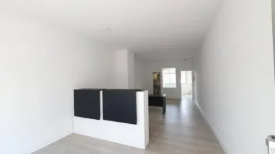 Local comercial en alquiler en Santiago de Compostela - Més
