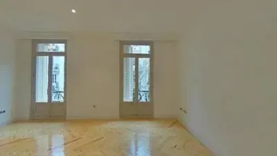 Flat on Calle Castelló photo 4