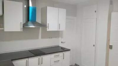 Piso en alquiler en Torrefiel - Imagen 2