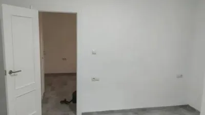 Piso en alquiler en Torrefiel - Imagen 3