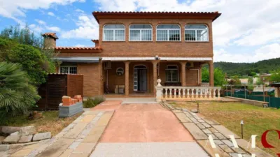 Villa in Begues photo 2