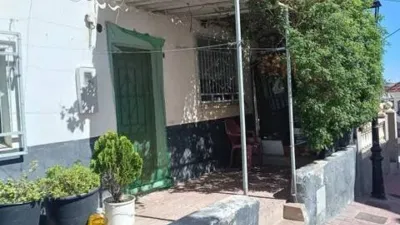 Chalet on Calle de la Portilla photo 3