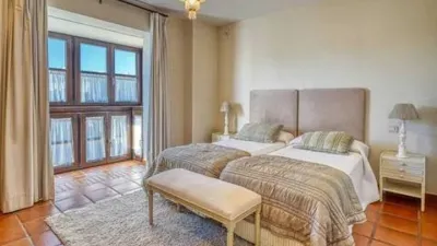 Casa adosada en alquiler en Calle Lugar Sotogrande, 22, Núcleo (San Roque) de 2.900 €<span>/mes</span>