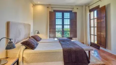 Casa adosada en alquiler en Calle Lugar Sotogrande, 22, Núcleo (San Roque) de 2.900 €<span>/mes</span>