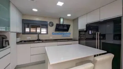Chalet in La Buhaira-San Bernardo photo 2