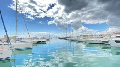 Casa adosada en alquiler en Calle Lugar Sotogrande, 22, Núcleo (San Roque) de 2.900 €<span>/mes</span>