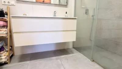 Apartment in University Area photo 54