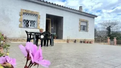 Chalet in Urbanitzacions del Nord photo 2