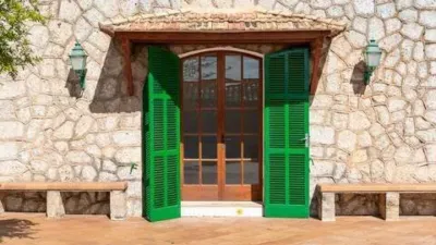 Chalet on Carrer del Rector Vives photo 4