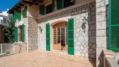 Chalet on Carrer del Rector Vives photo 6