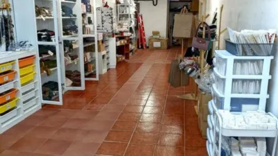 Local comercial en alquiler en Cidade Vella-Atochas-Pescadería - Más