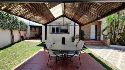 Chalet on Calle del Cañaveral photo 2