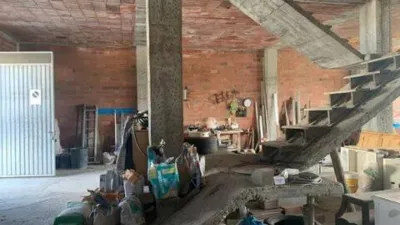 Edificio en venta en Neda - Más